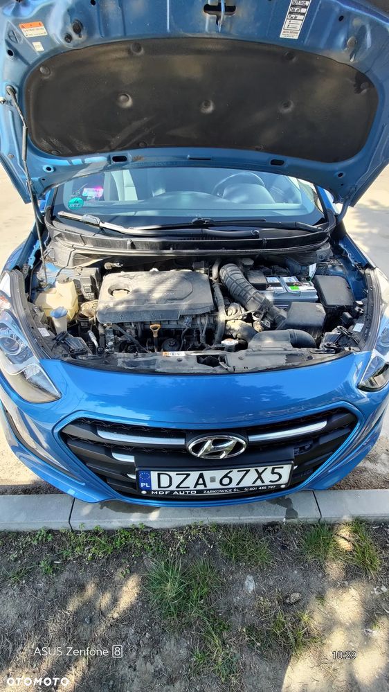 Hyundai i30 blue 1.6 CRDi Premium - 8