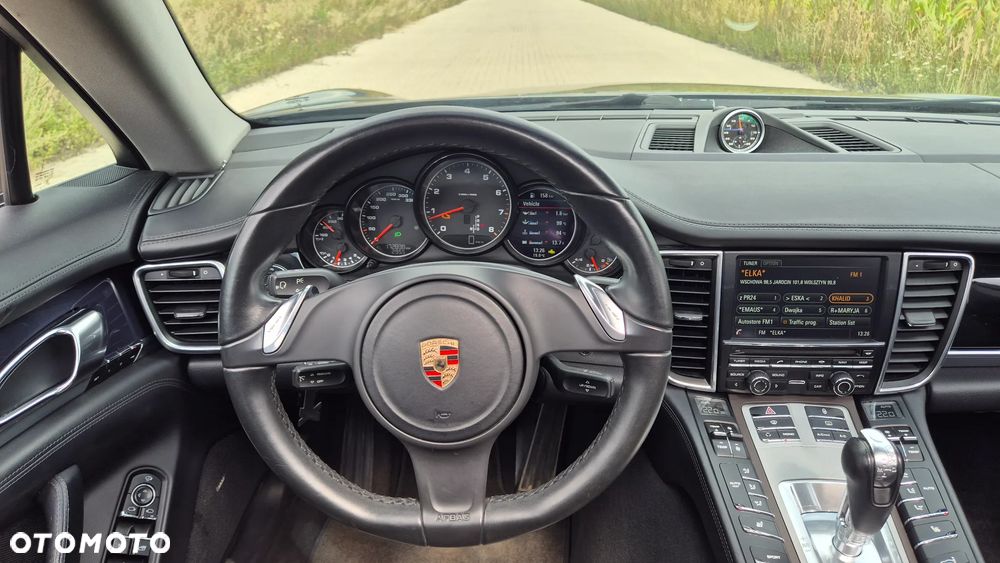 Porsche Panamera - 12