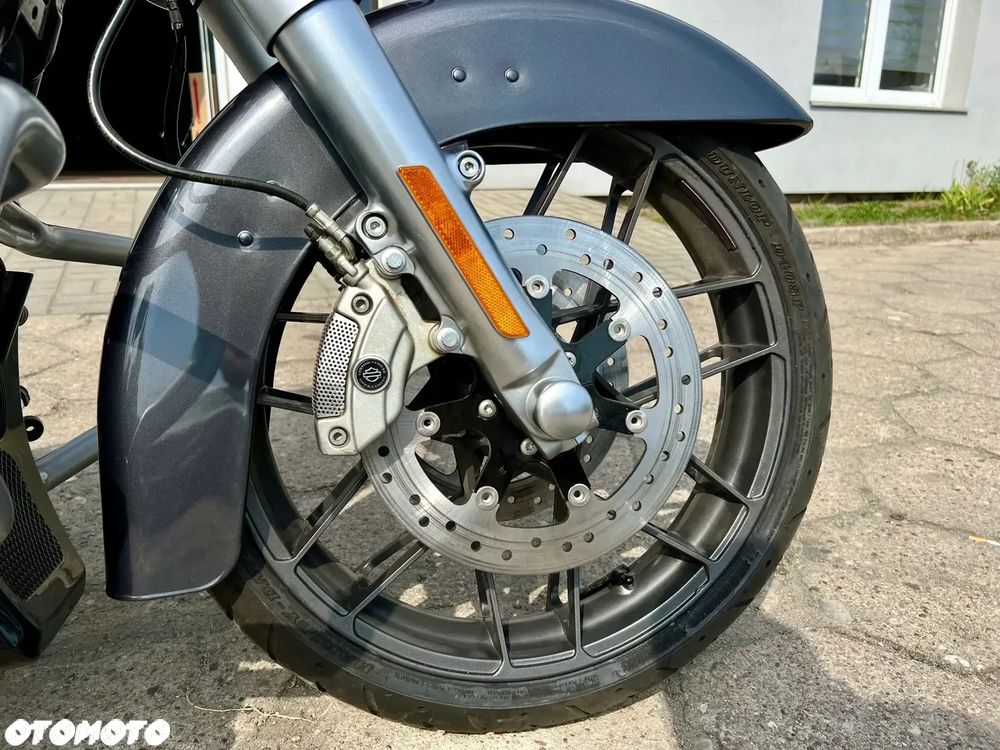 Harley-Davidson CVO Street Glide - 18