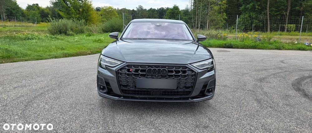 Audi S8 - 9