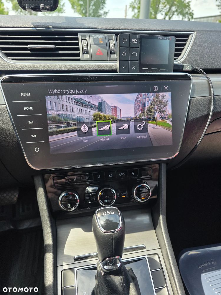 Skoda Superb 2.0 TDI SCR Style DSG - 17