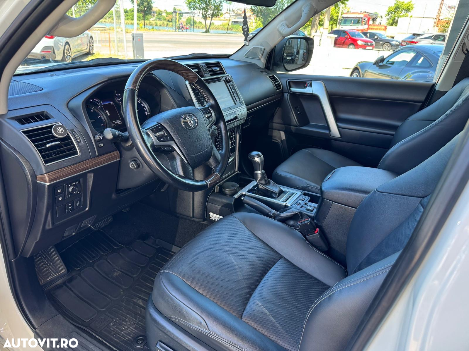Toyota Land Cruiser 2.8l Turbo D-4D A/T Executive - 9