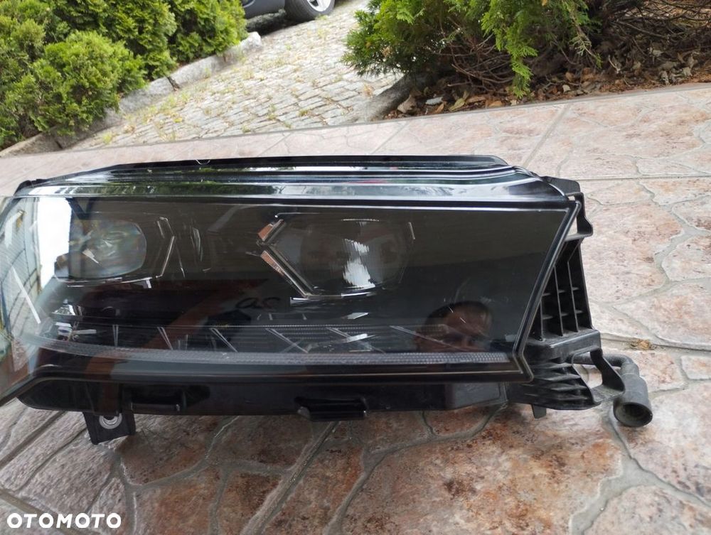 Lampa prawa Full LED Skoda Enyaq 5LB 5LB941016A - 1