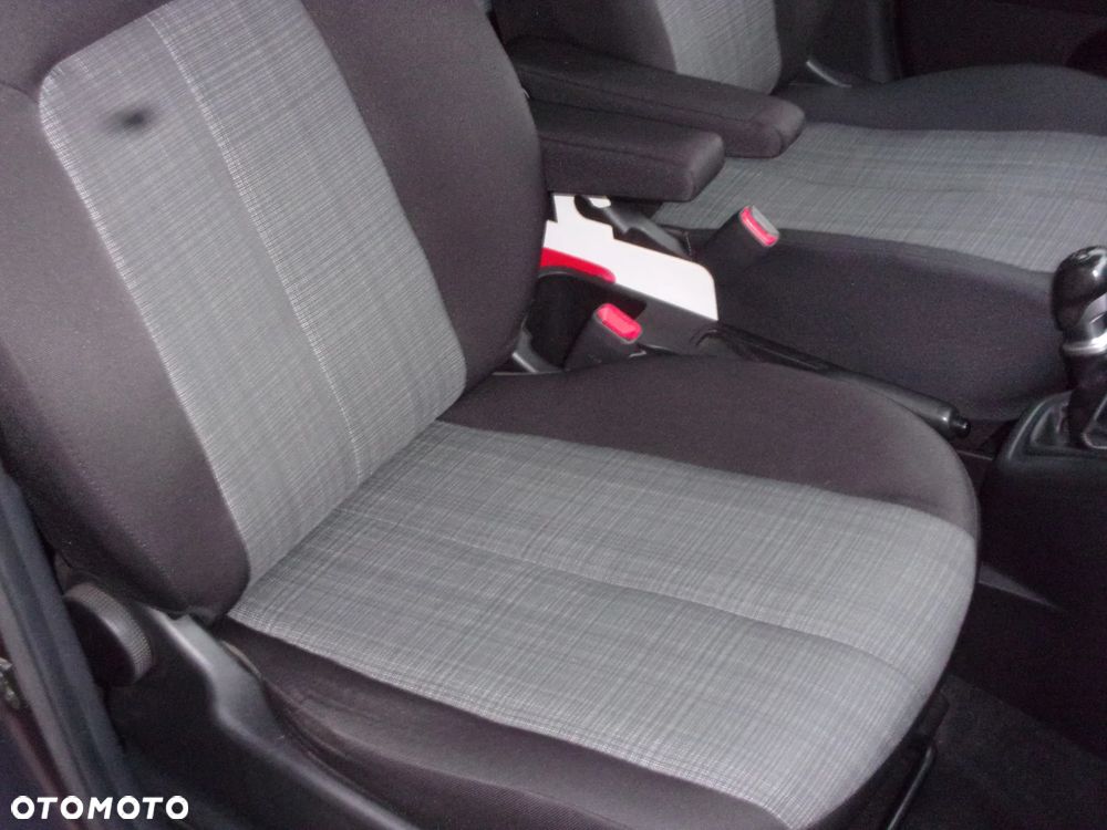 Kia Venga 1.4 S - 27