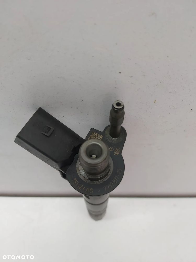 Wtrysk wtryskiwacz sprawny bmw n47 7797877-05 - 4