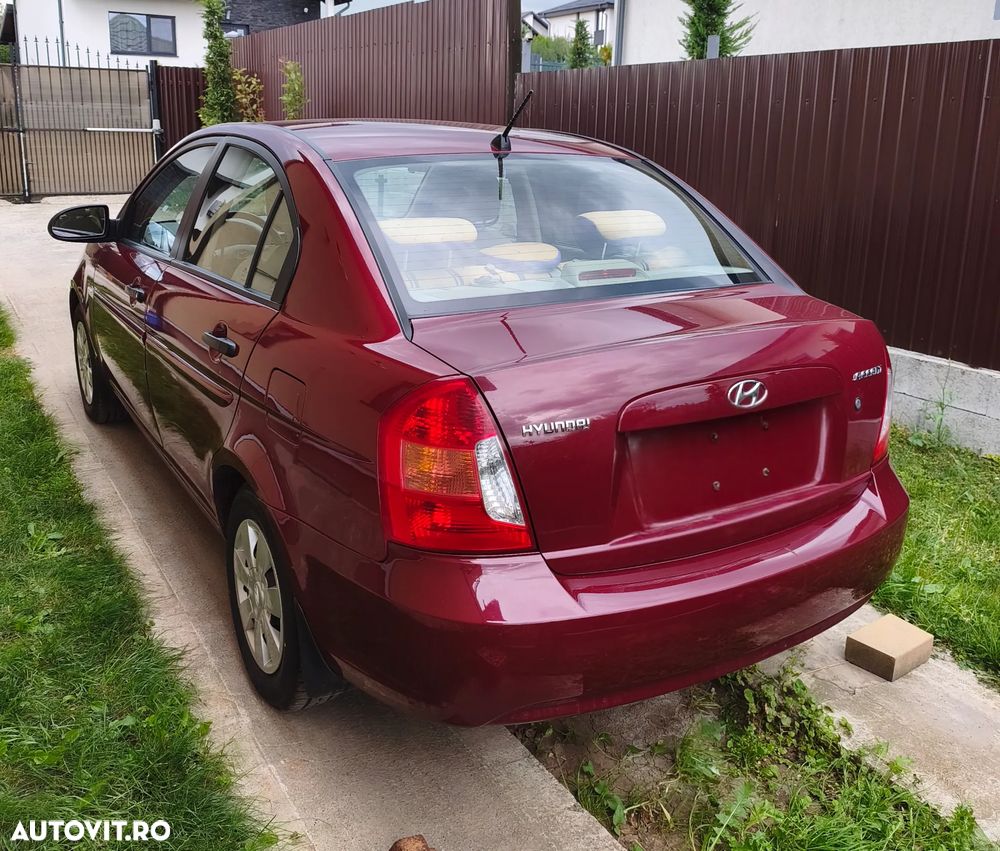 Hyundai Accent MC 14 DOHC 4DR GL CLASSIC - 4