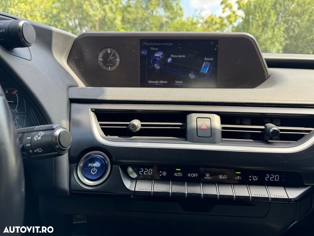 Lexus UX 250h Business Edition - 4