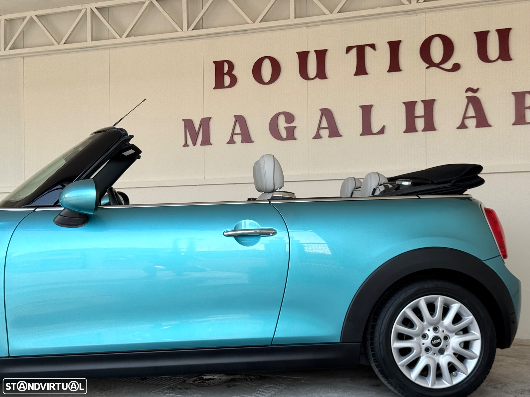 MINI Cabrio Cooper Auto. Essential - 15