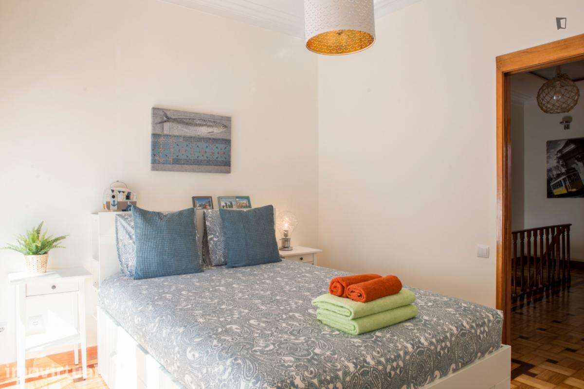 Quarto - localizado em Matosinhos Porto - Grande imagem: 3/23