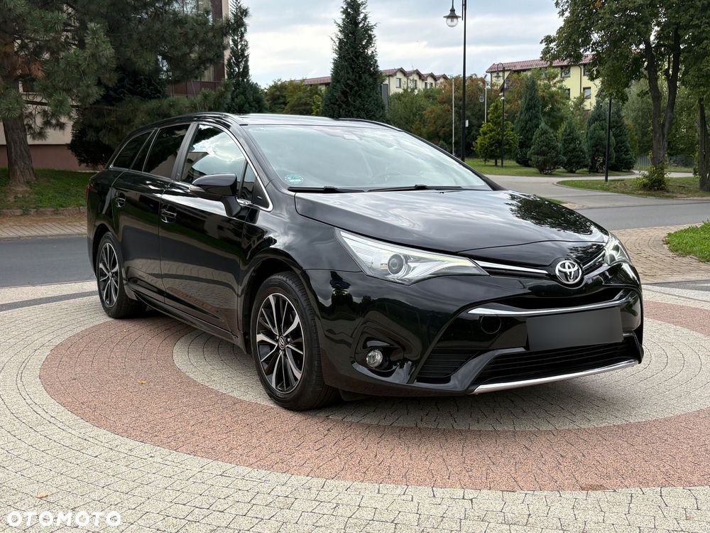 Toyota Avensis Touring Sports 1.8 Team Deutschland - 2
