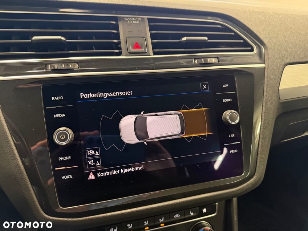 Volkswagen Tiguan - 11