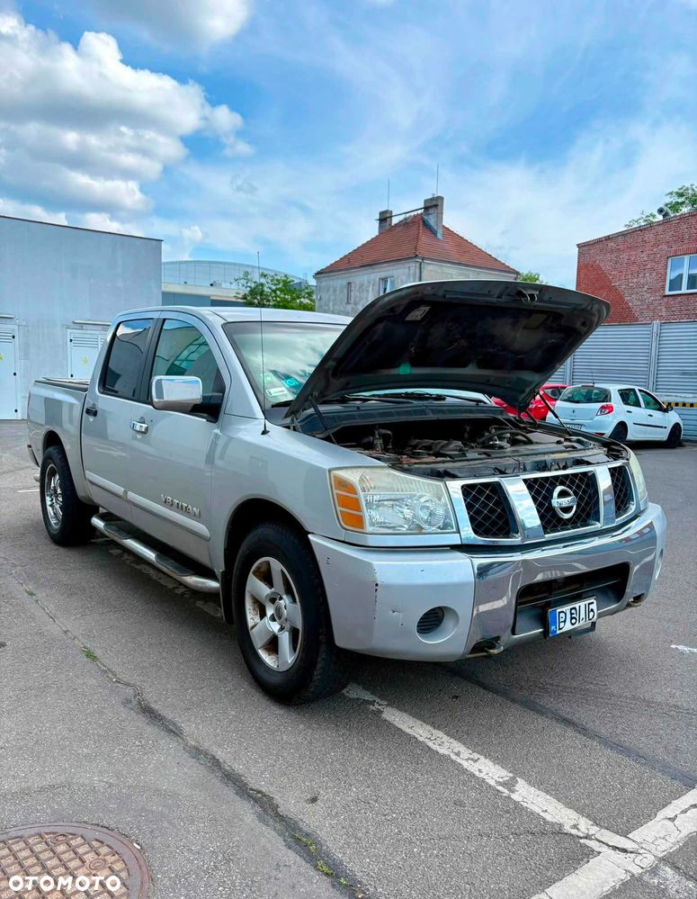 Nissan Titan - 2
