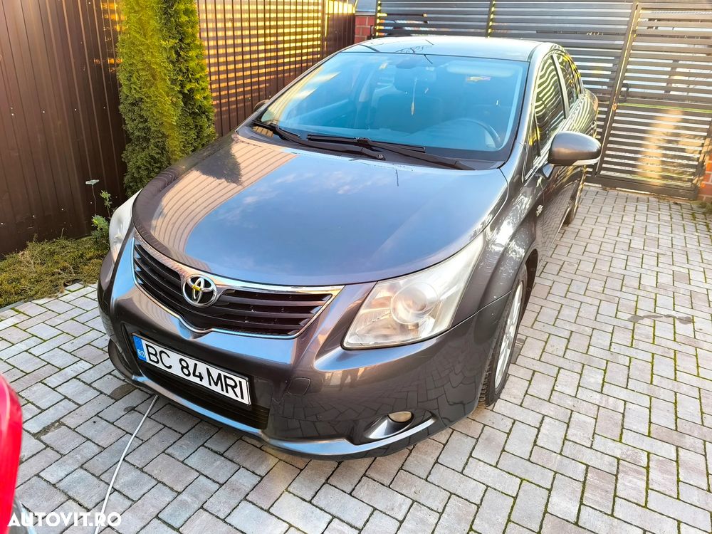 Toyota Avensis 2.2 D-CAT Luxury Aut - 3