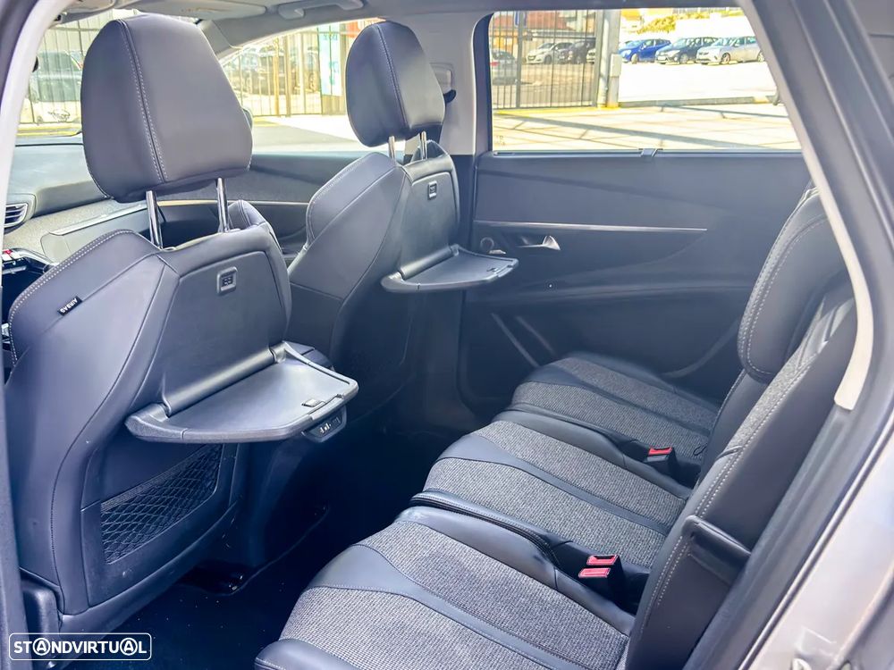 Peugeot 5008 - 10