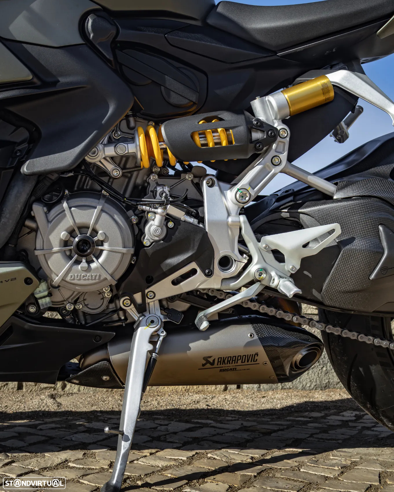 Ducati Streetfighter V2 - 13