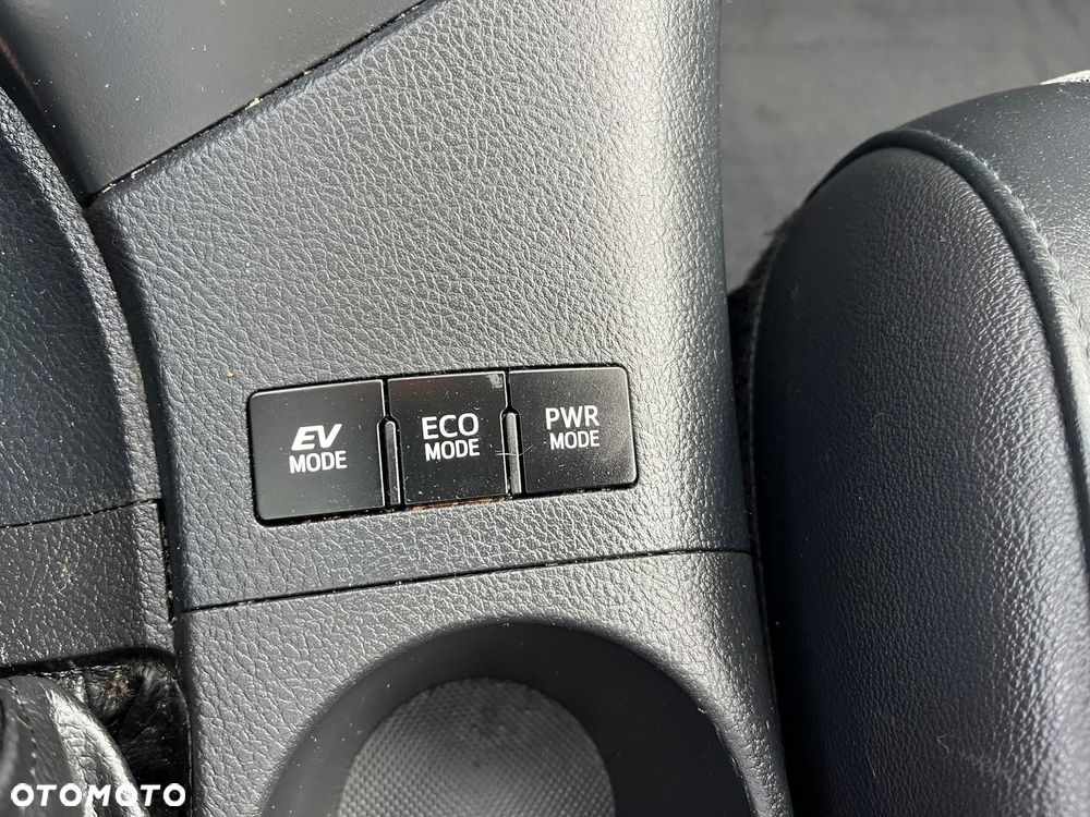 Toyota Auris ver-1-8-hsd-luna - 17