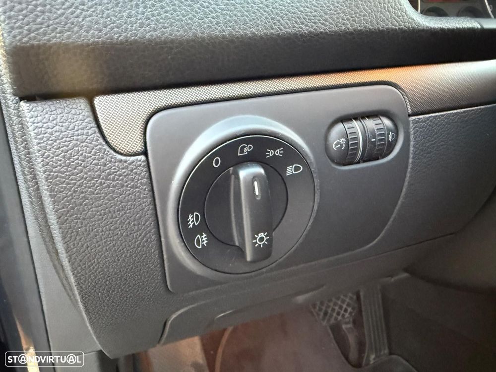 VW Golf 1.9 TDi Confortline DSG - 12