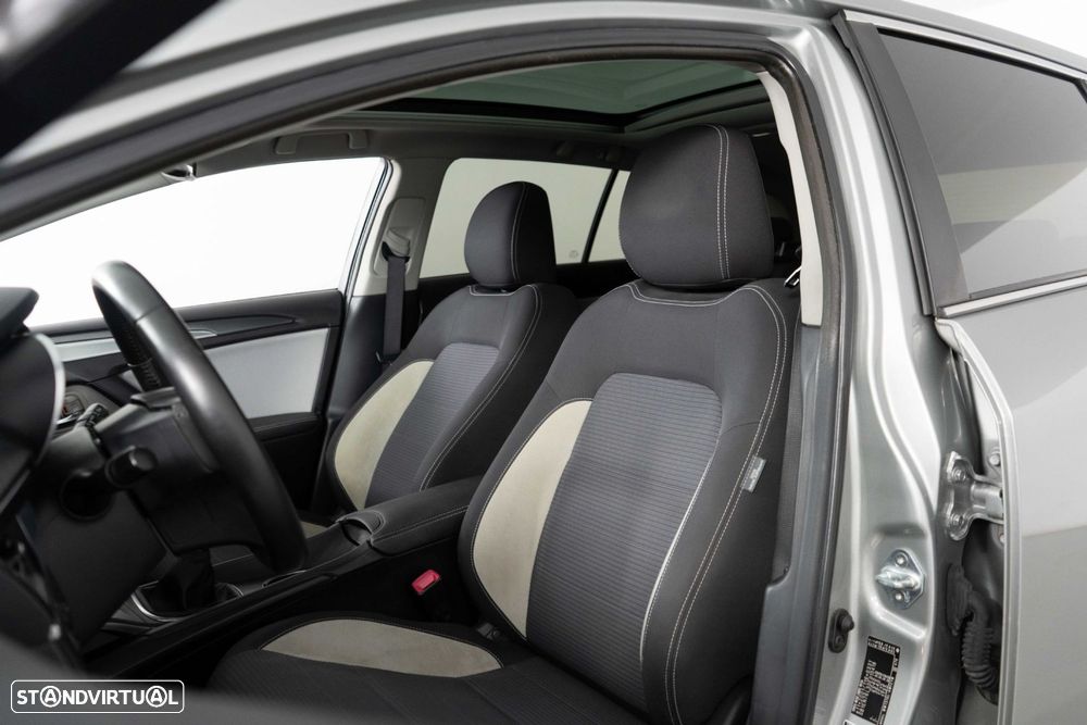 Toyota Avensis Touring Sports 1.6 D-4D Luxury+GPS - 9