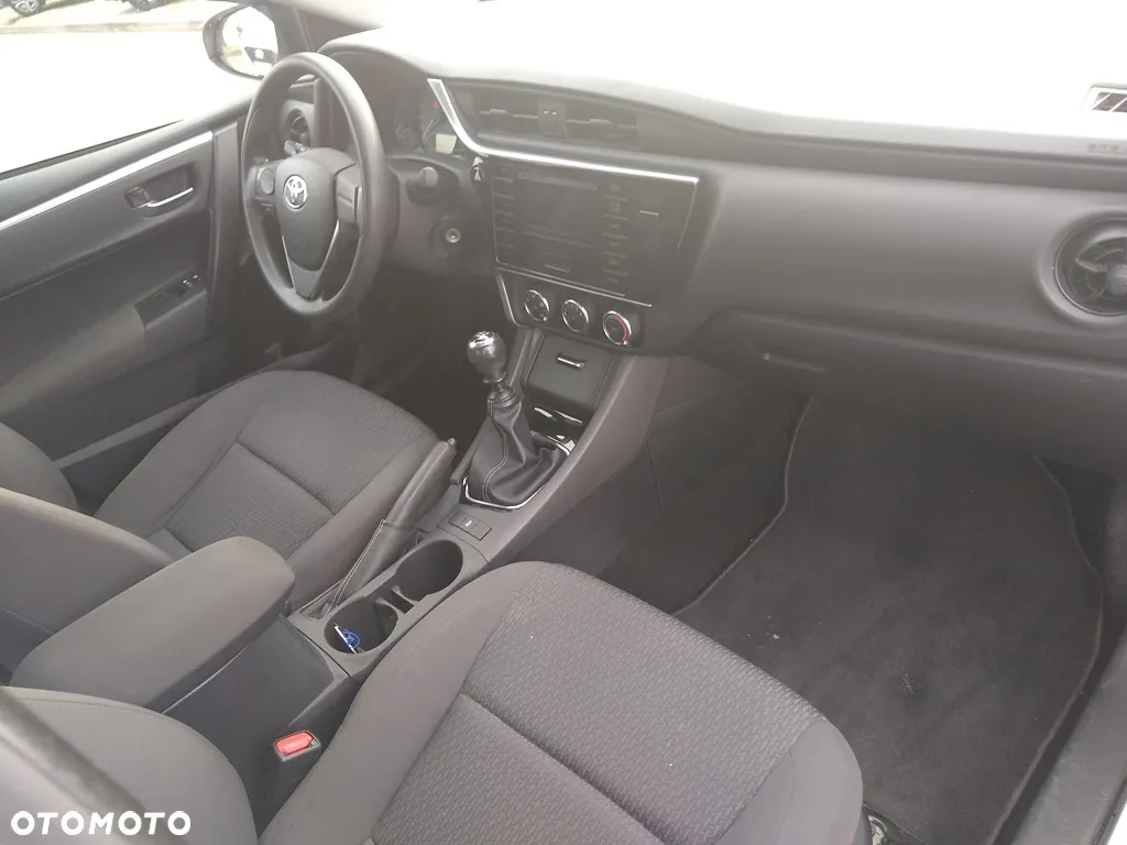 Toyota Corolla - 14