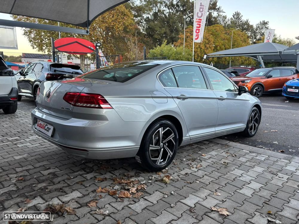 VW Passat 1.6 TDI Confortline - 10