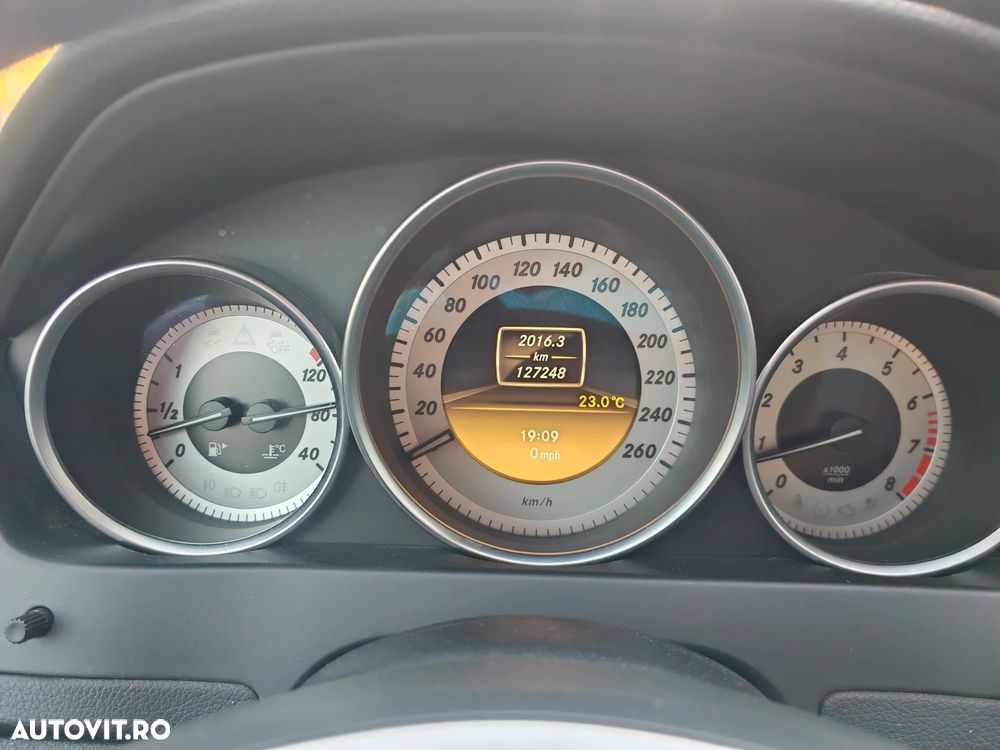 Mercedes-Benz C 180 CGI BlueEFFICIENCY - 8