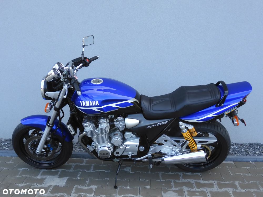 Yamaha XJR - 32