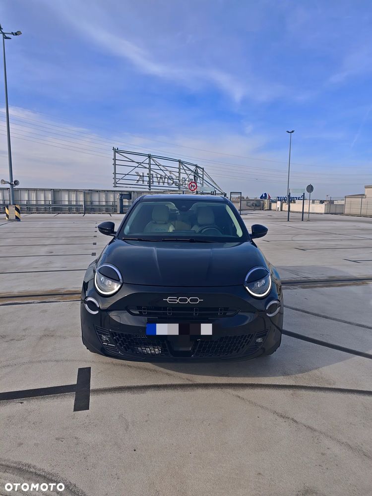 Fiat 600 1.2 Turbo La Prima eDCT - 4