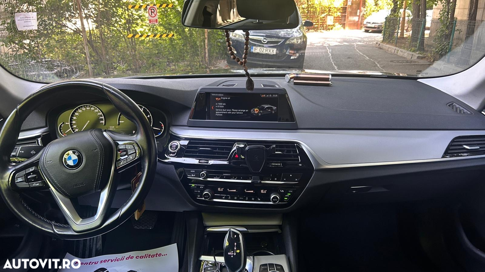BMW Seria 5 520d xDrive AT - 14