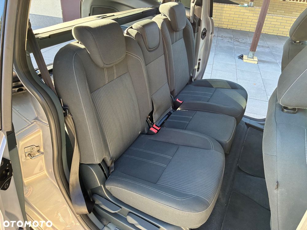Ford Grand C-MAX - 27