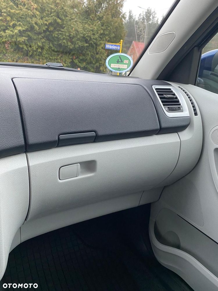 Skoda Fabia 1.2 HTP STYLE Edition - 27