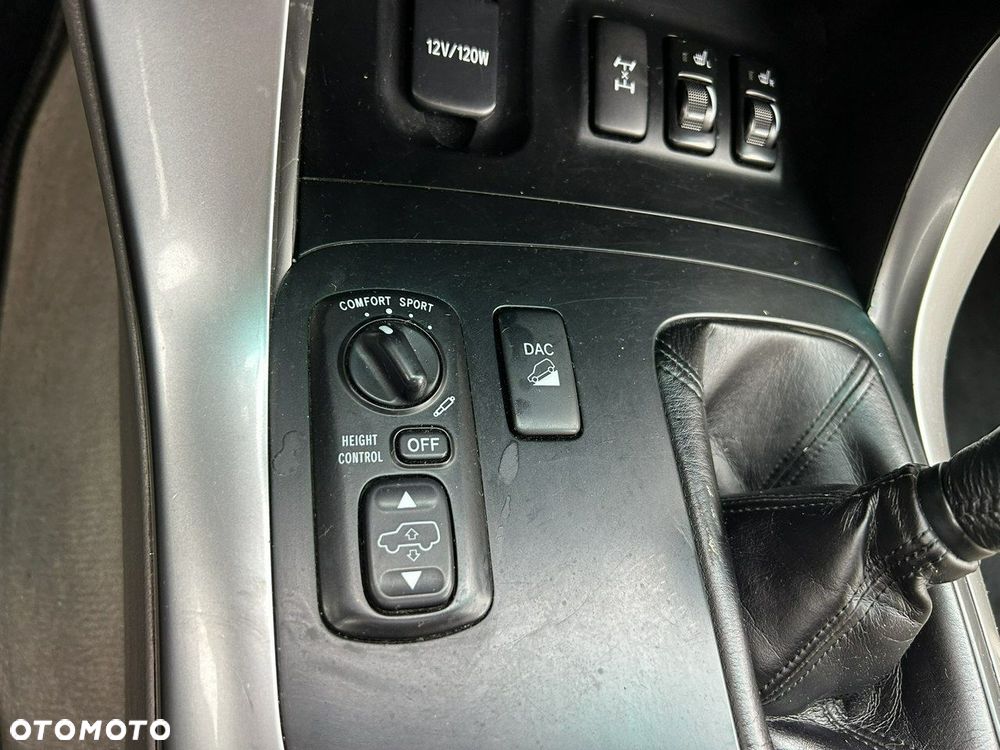Toyota Land Cruiser - 20