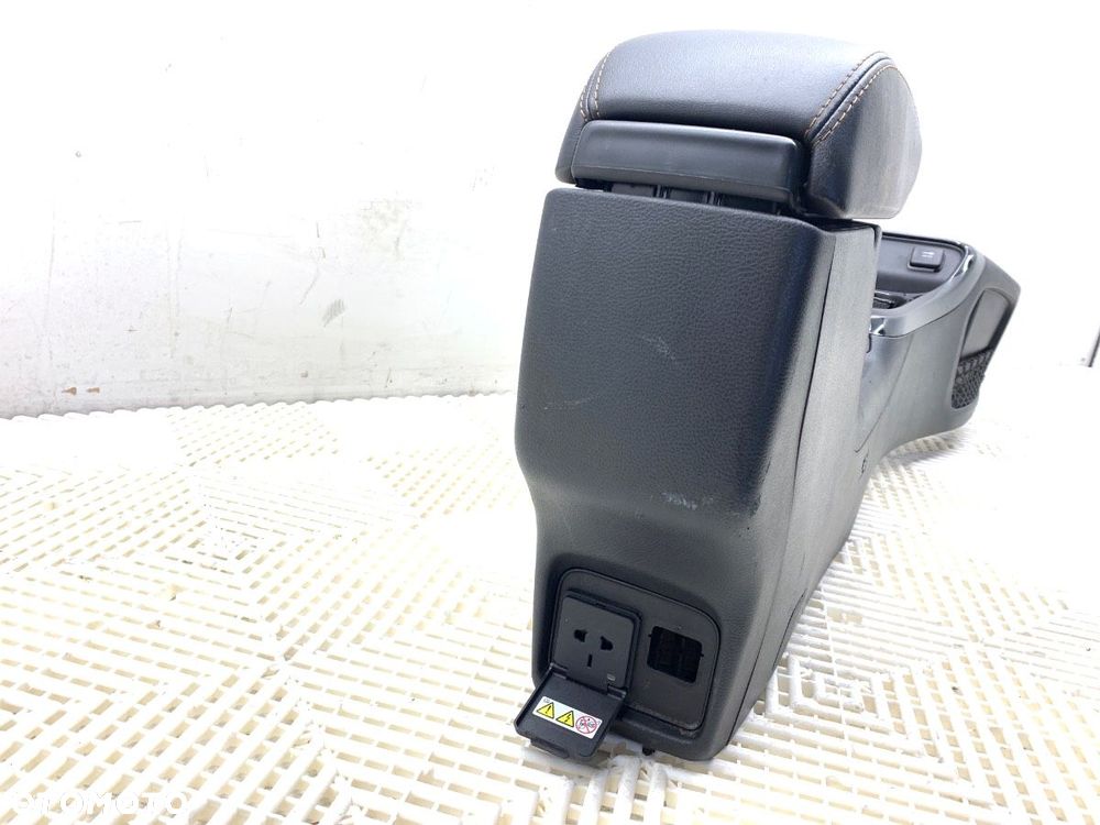 TUNEL ŚRODKOWY  JEEP COMPASS (MP, M6) 2016 - 2022 1.4 MultiAir 103 kW [140 KM] benzyna 2017 - 2022 - 4