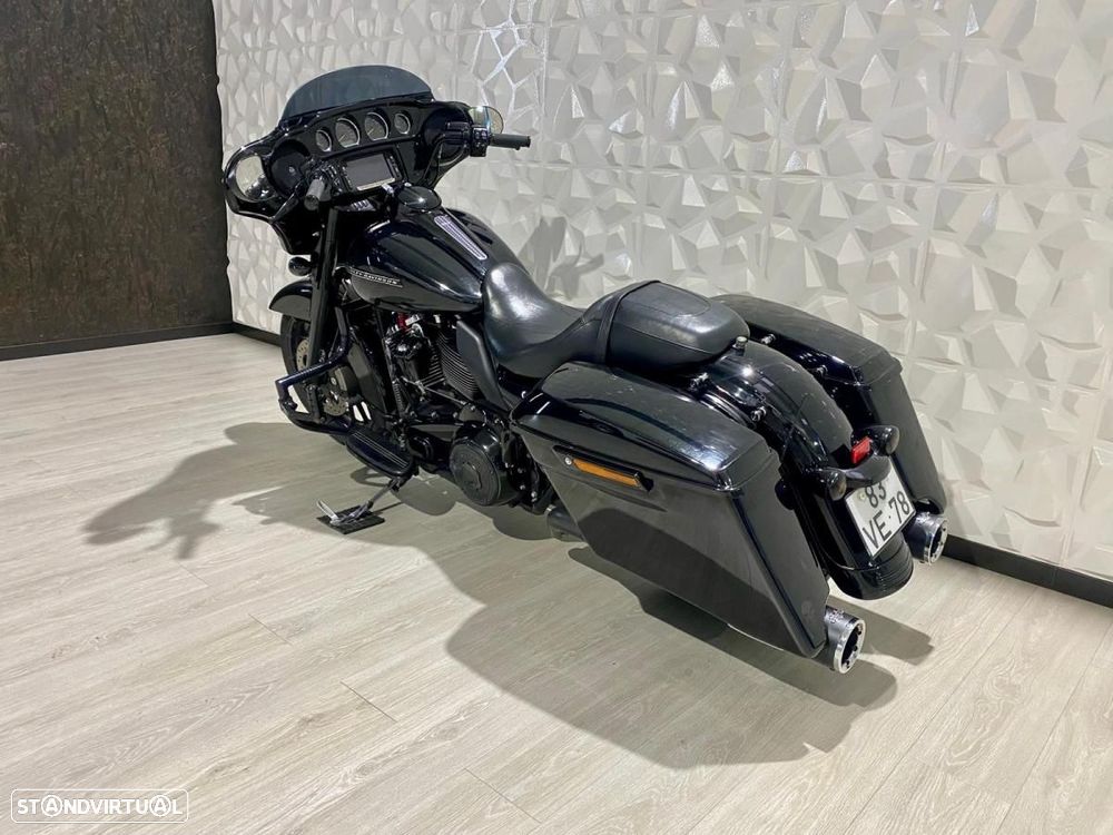 Harley-Davidson FLHXS Street Glide Special - 7