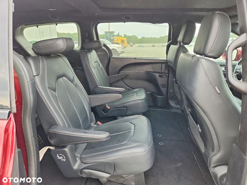 Chrysler Pacifica - 6