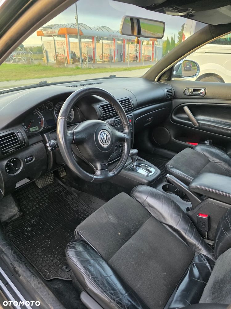 Volkswagen Passat - 11
