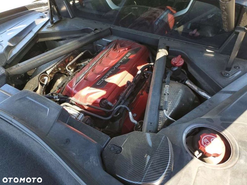Chevrolet Corvette - 4