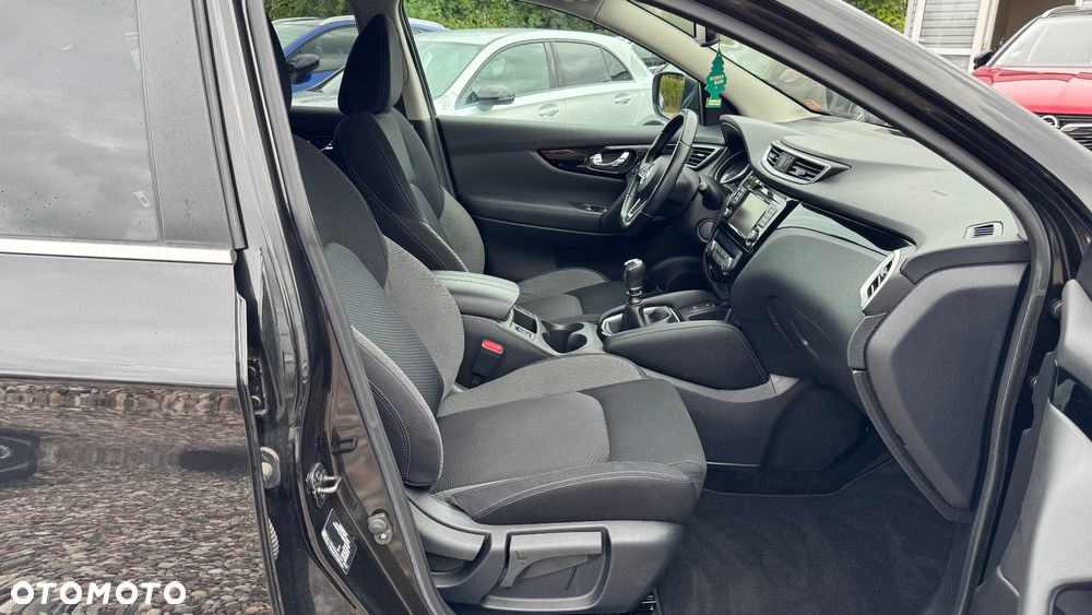Nissan Qashqai 1.3 DIG-T N-Connecta - 30