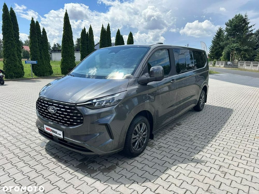 Ford Tourneo Custom - 1