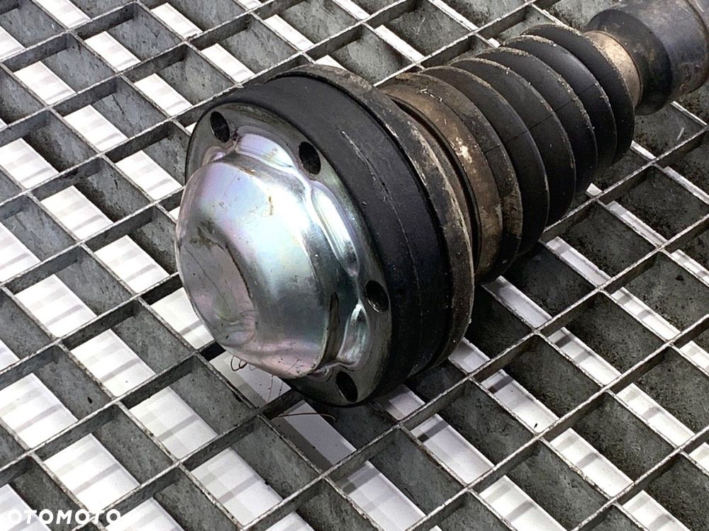 PÓŁOŚ PRAWY PRZÓD  VW CADDY III Nadwozie pełne/minivan (2KA, 2KH, 2CA, 2CH) 2004 - 2015 1.6 TDI - 2