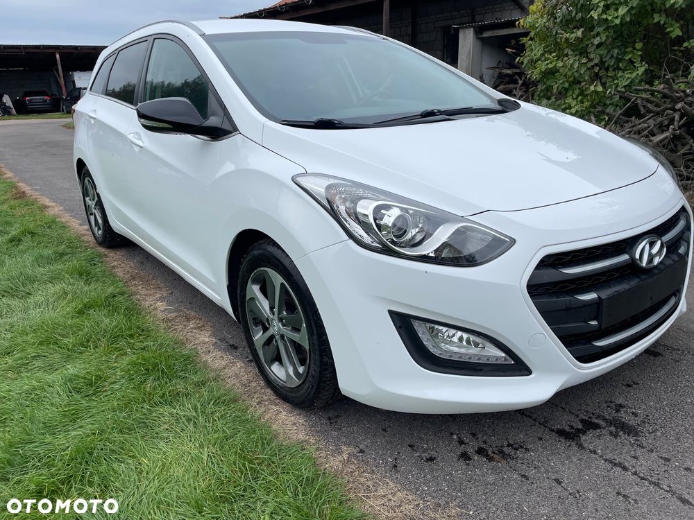Hyundai i30 blue Kombi 1.6 CRDi Style - 26