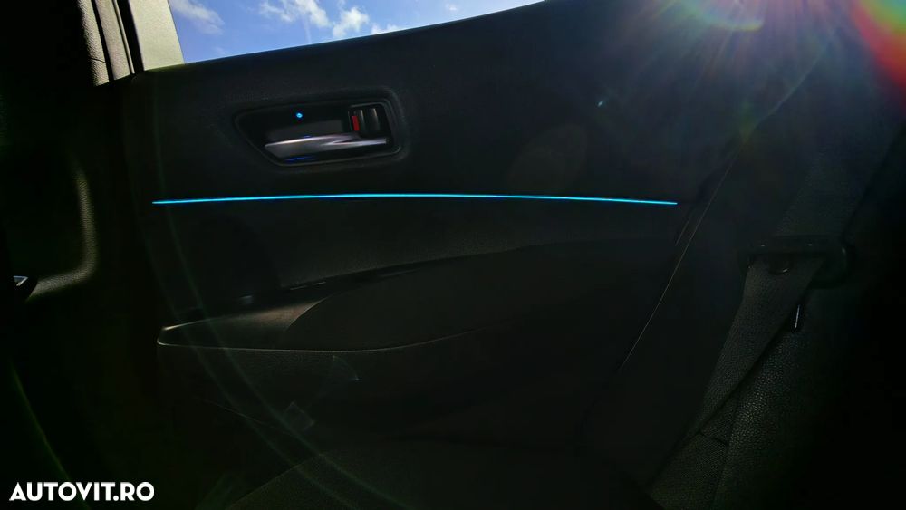 Toyota Corolla 1.8 HSD Business - 8