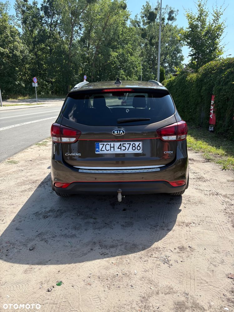 Kia Carens 2017 photo 2