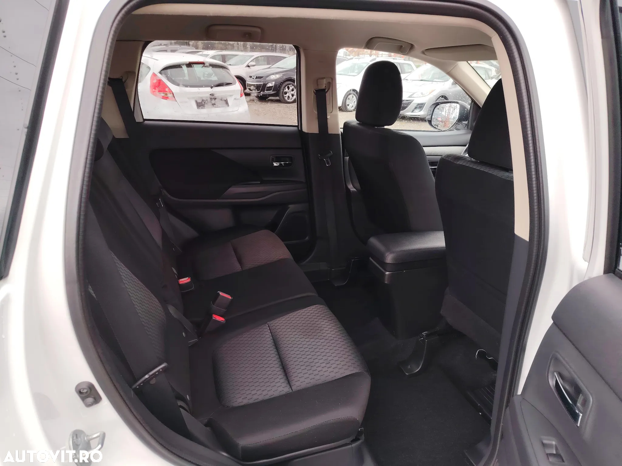 Mitsubishi Outlander 2.2 DI-D 4WD Automatik Diamant Edition - 6