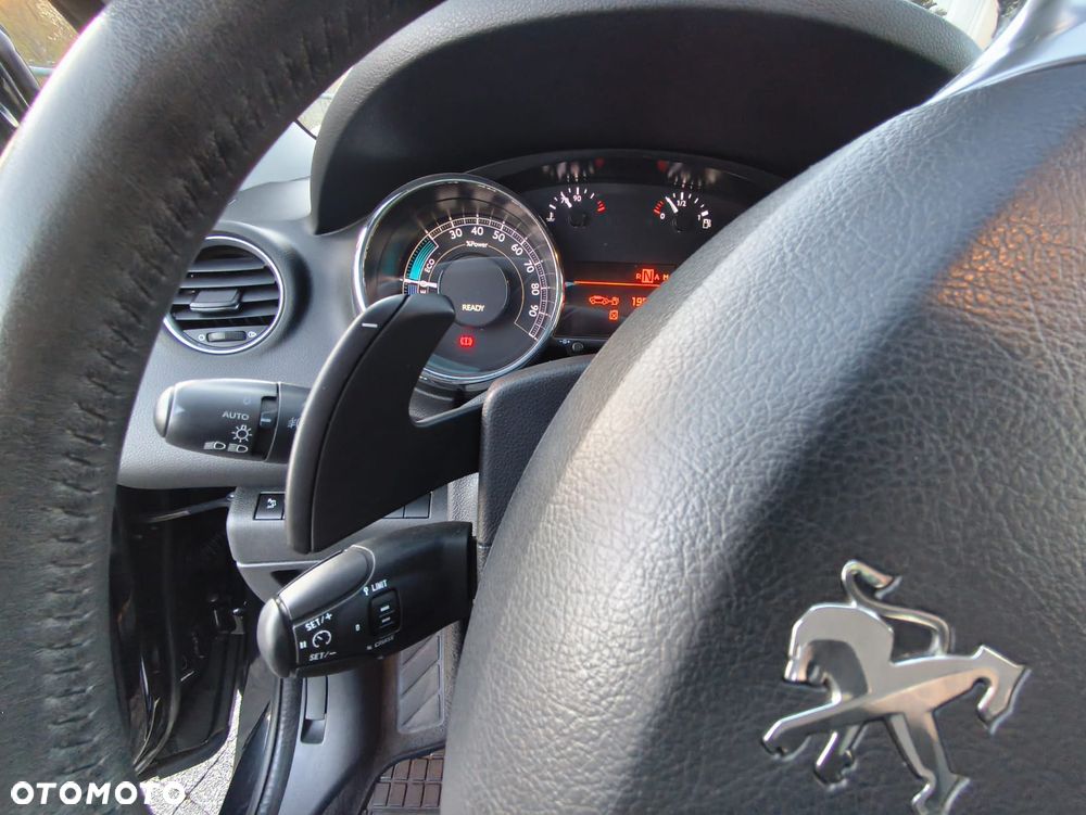 Peugeot 3008 HDi FAP 165 Automatik Allure - 20