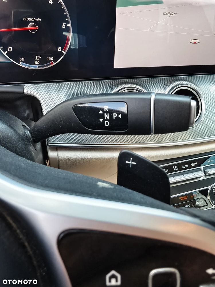 Mercedes-Benz Klasa E 300 d 9G-TRONIC Avantgarde - 30