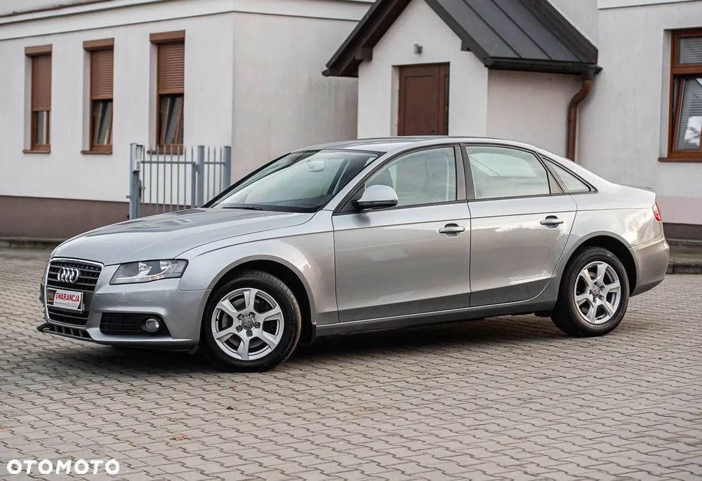 Audi A4 Limousine - 16