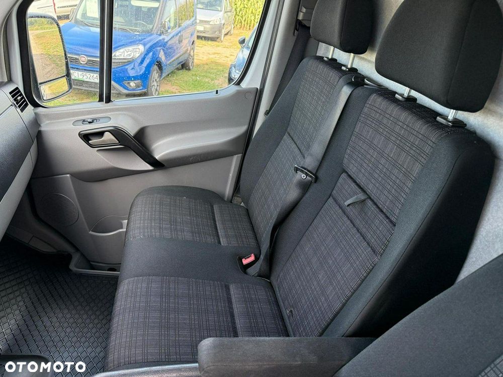 Mercedes-Benz Sprinter - 14