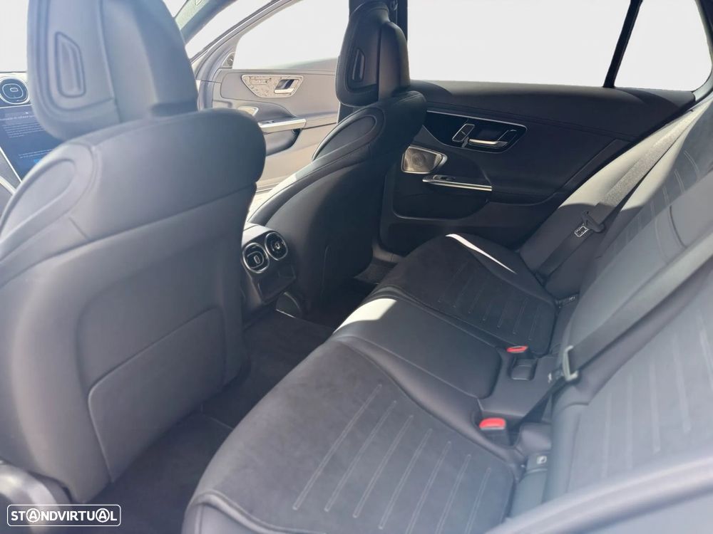 Mercedes-Benz C 300 de 4Matic T 9G-TRONIC AMG Line - 29