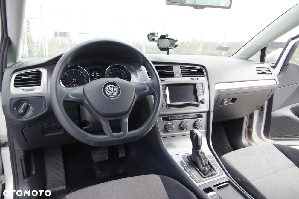 Volkswagen Golf - 21