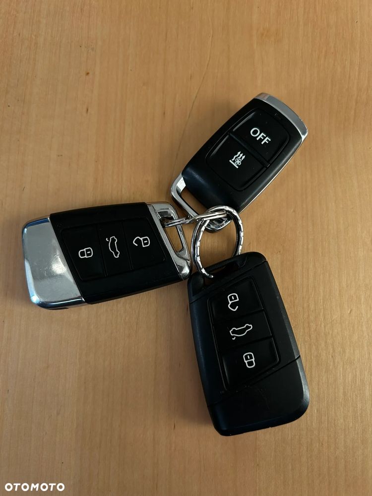 Volkswagen Passat Variant 2.0 TDI SCR DSG 4Motion Elegance - 31